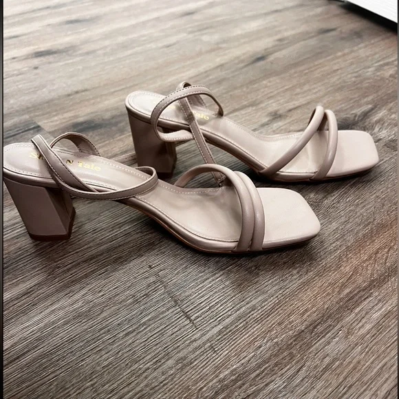 Shoe N’ Tale Strappy Heels with Square Toe - Picture 6 of 6